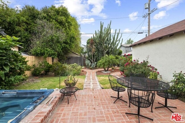 Building Photo - 4753 Saloma Ave