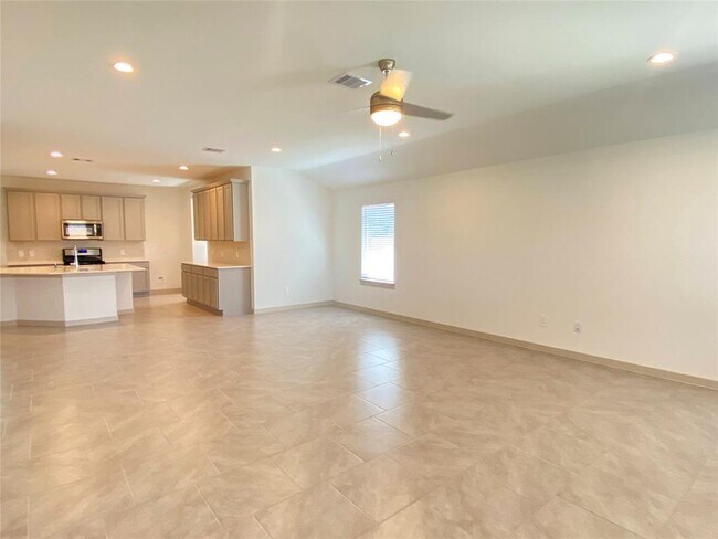 Building Photo - 3306 Silverton Dr
