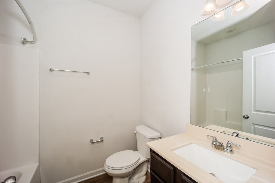 Building Photo - 440 Culloden Moor Dr