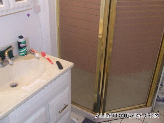 Building Photo - 19 Greylock Rd