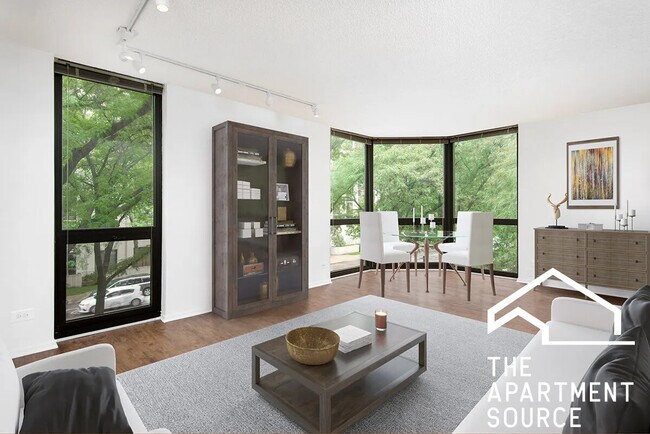 Building Photo - 1000 N La Salle Dr