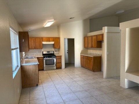 Building Photo - 6213 Green Garden Dr