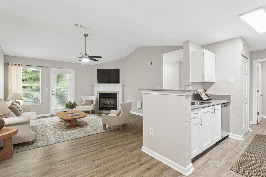 Spacious Open Floor Plan - Stoneridge Farms Apartments