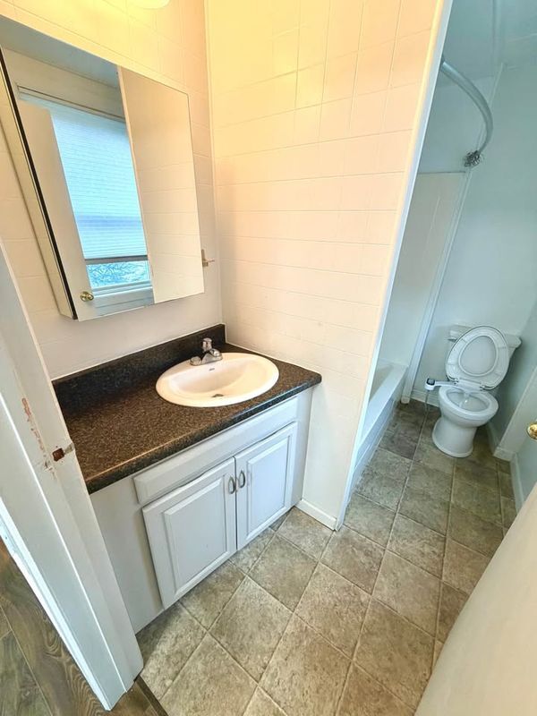 Building Photo - 324 Broadway