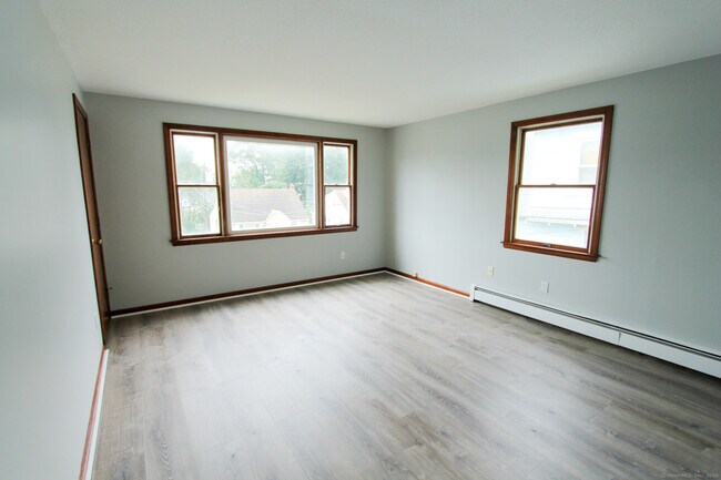 Building Photo - 17 Pinehurst Ave