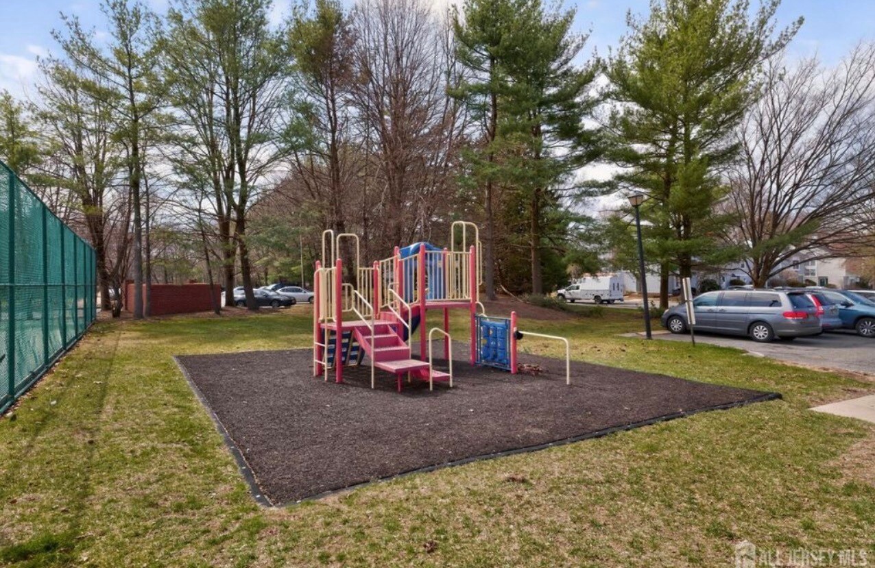 Building Photo - 35 Dallenbach Ln