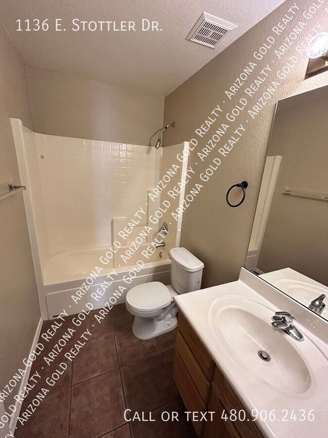 Building Photo - 1136 E Stottler Dr