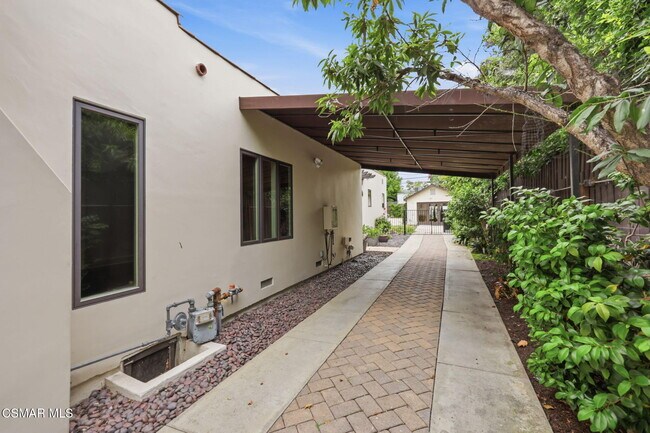 Building Photo - 732 N Alta Vista Blvd