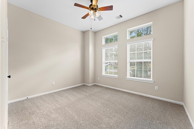 Building Photo - 38 Tallgrass Way