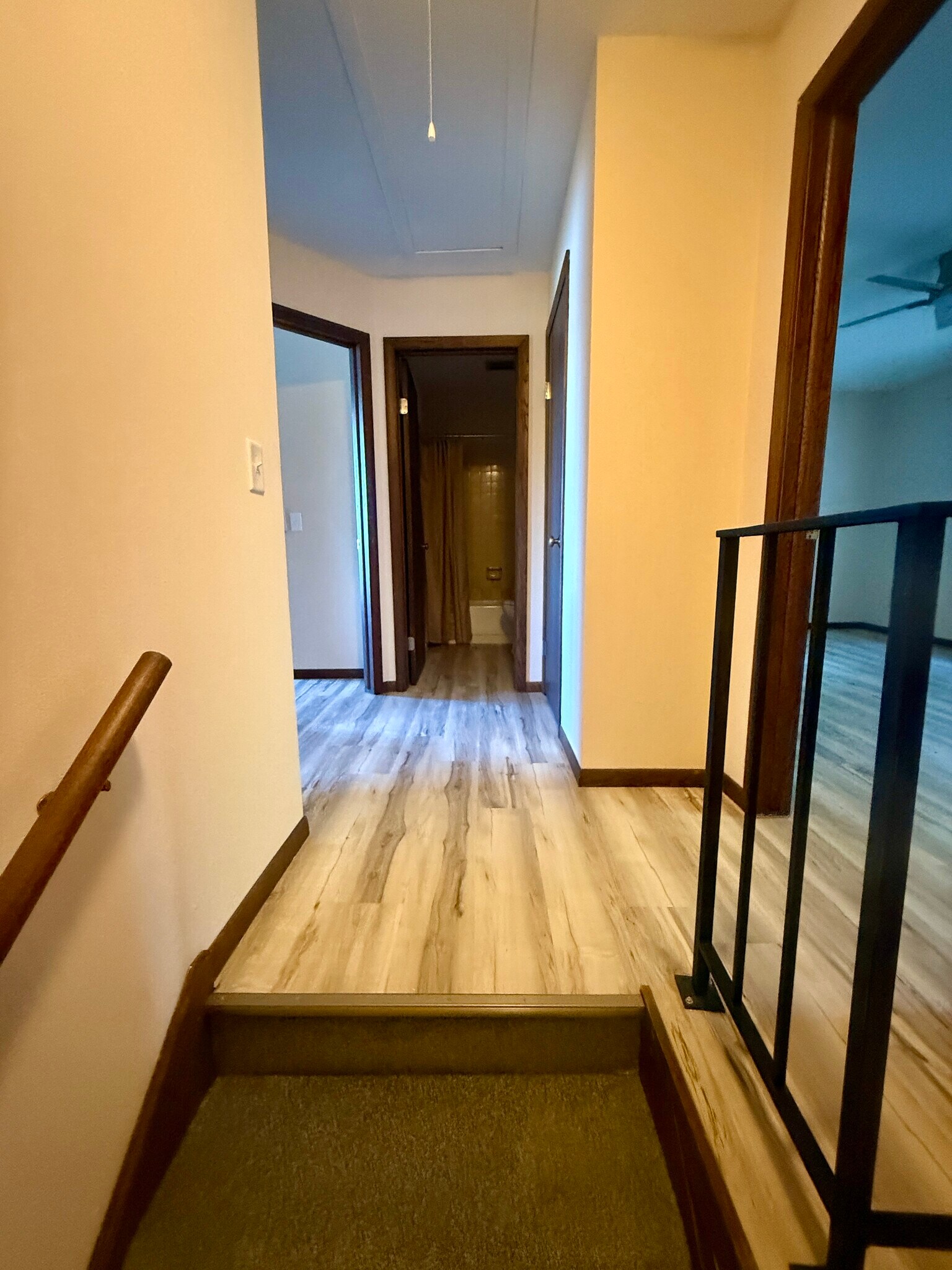 2 nd floor hall - 7217 Park Shores Ct