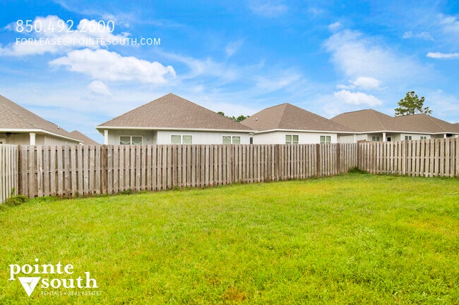 Building Photo - 390 Gemini St