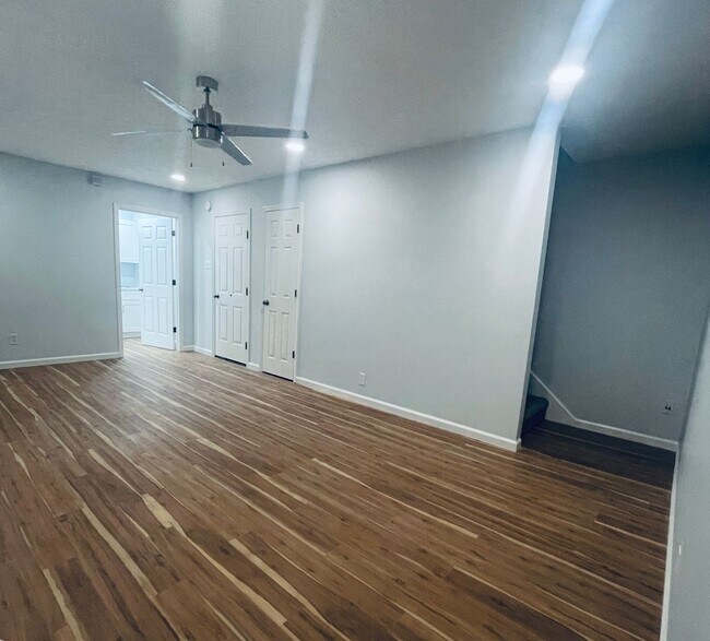 Building Photo - Knoxville (Farragut) 37934 - 4 Bedroom, 2.5 bath Home - Contact Julie Hassmann (865) 776-9549