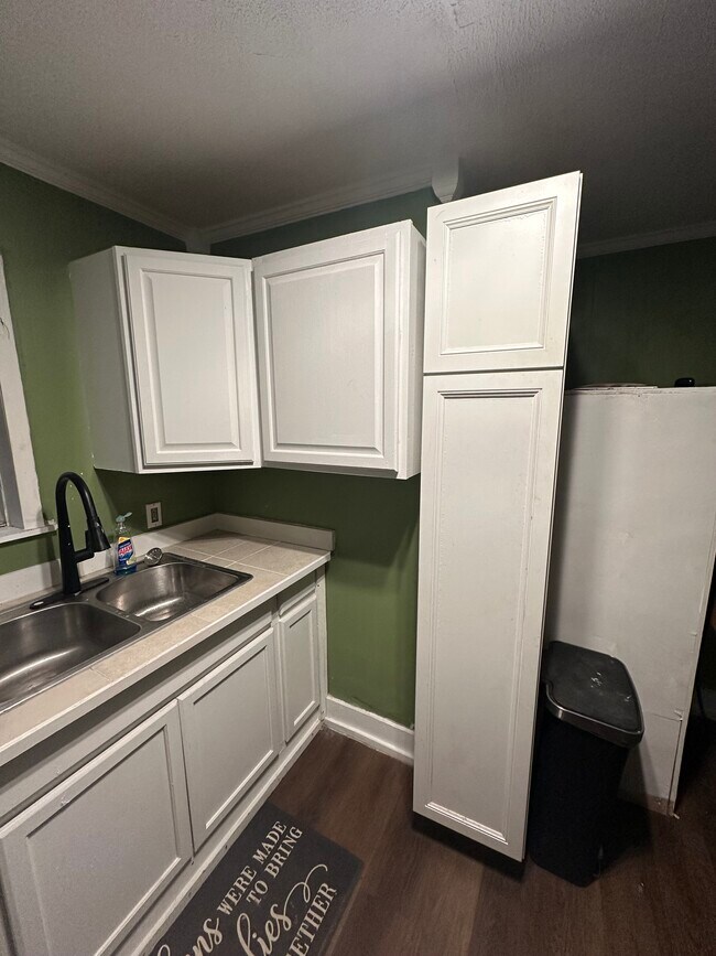 Building Photo - 165 Pleasant Ct