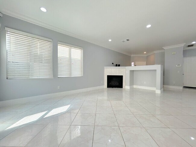 Building Photo - 12445 Sonoma Dr