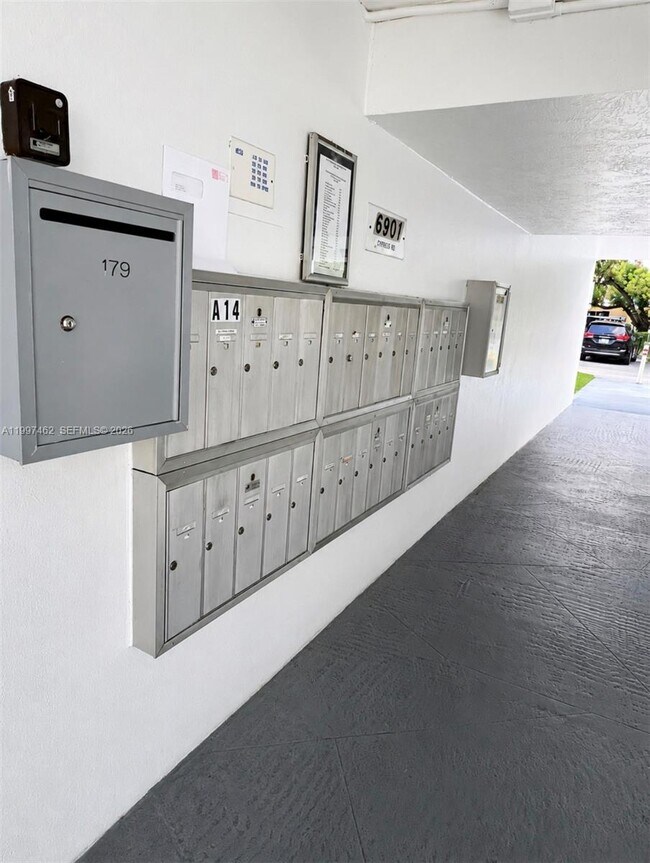 Building Photo - 6901 Cypress Rd