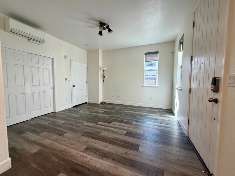 Building Photo - 2733 Sorano Ct