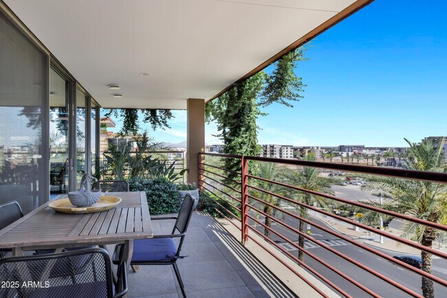 Building Photo - 7137 E Rancho Vista Dr