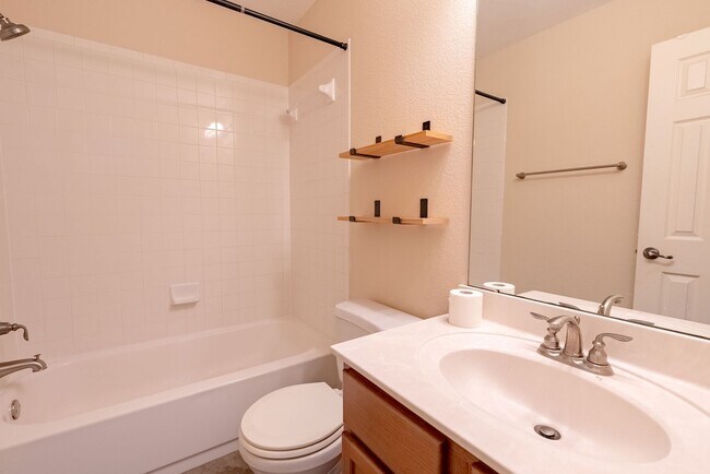 Building Photo - Beautiful 3 Bedroom, 2 Bathroom Rental Home in Southwest Austin!!!