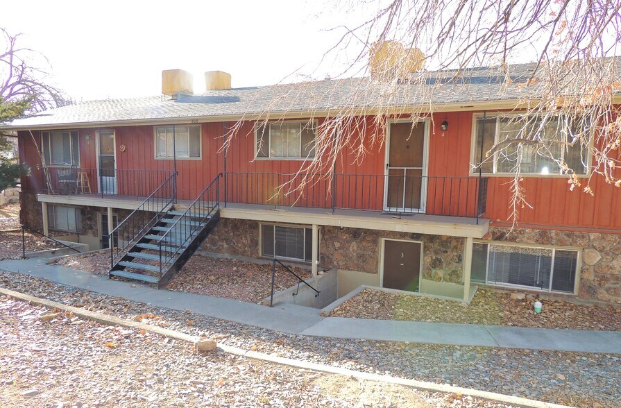 Primary Photo - 208 Park Dr