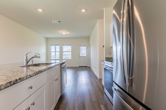Building Photo - 141 Rubrum Rd