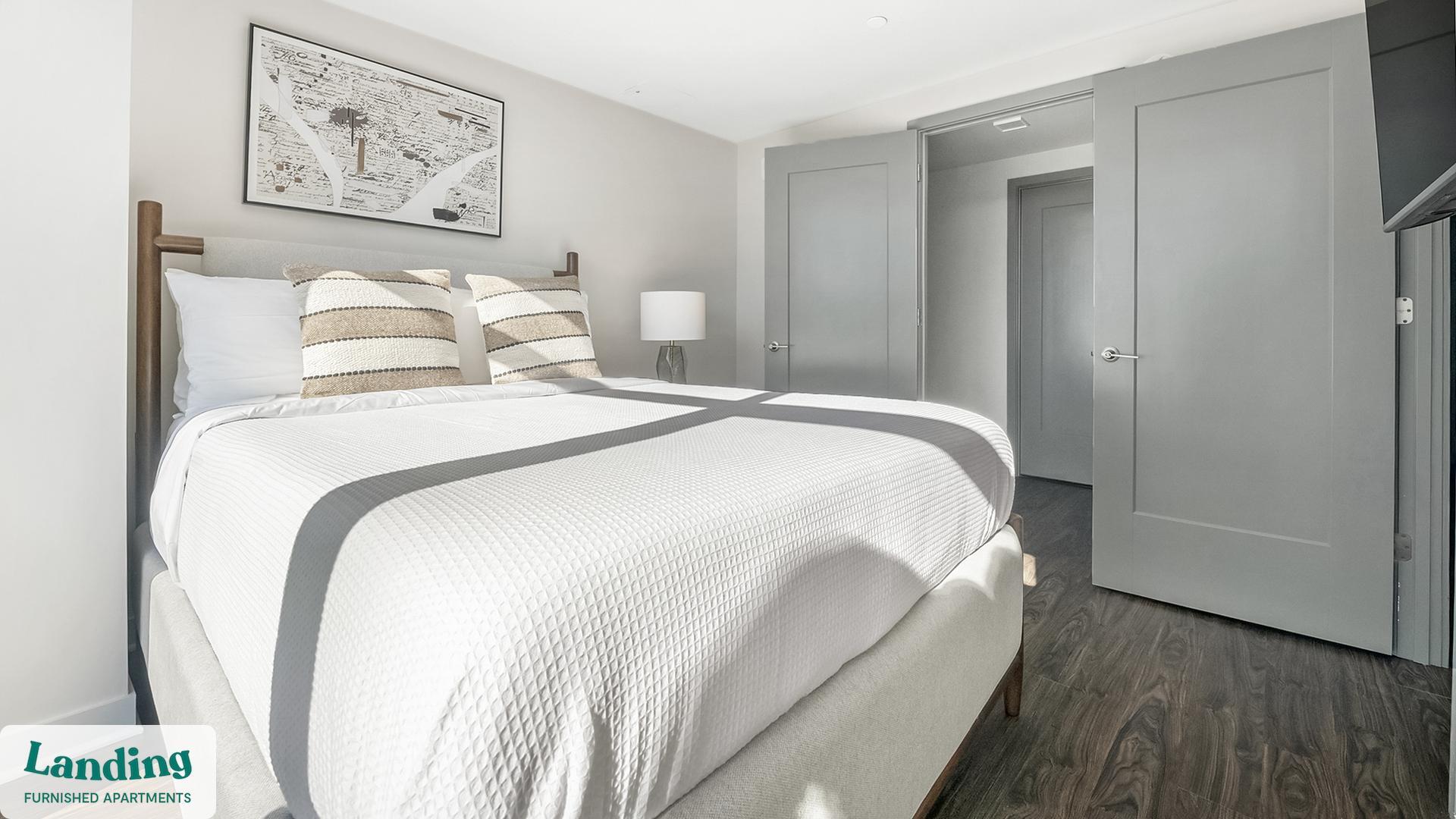 Building Photo - 350 Maple Dr SW