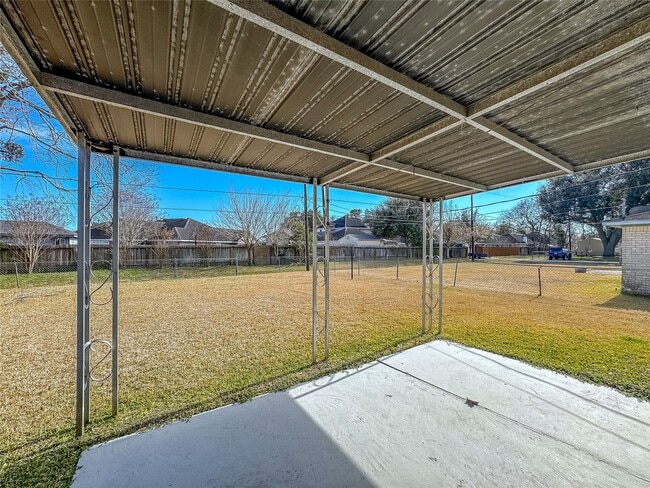 Building Photo - 1727 Junker St