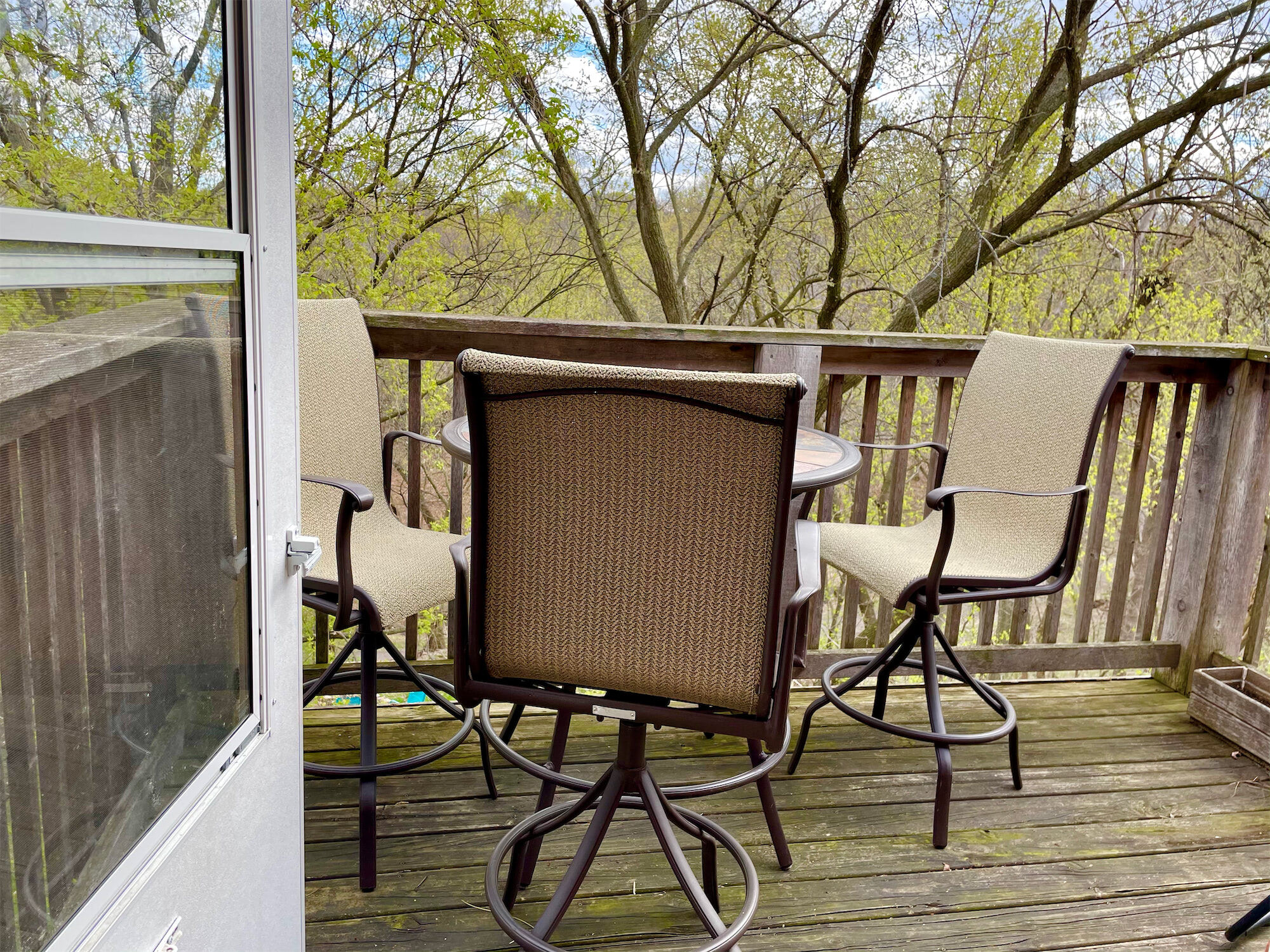 Balcony - 401 Laurel St W