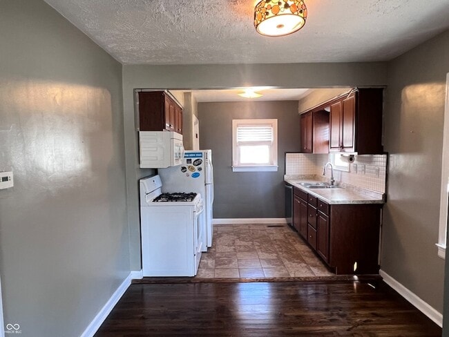 Building Photo - 1524 E 46th St