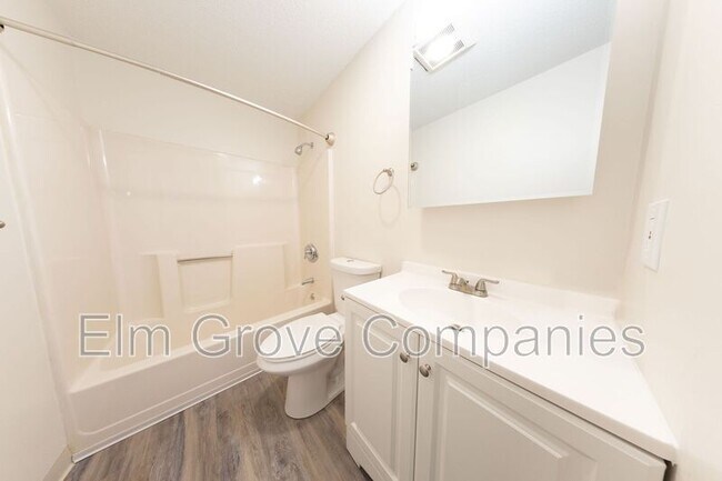 Building Photo - 72 Hemingway Dr