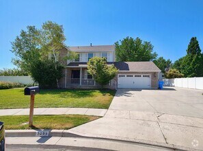 Building Photo - Beautiful 5 Bd 3.5 Ba Home w/Mother-In-Law...