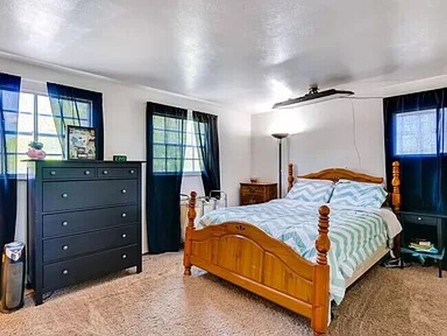 Building Photo - 2660 Villa Loma Dr