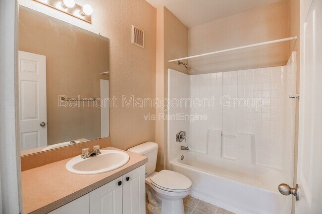 Building Photo - 842 Grand Regency Pointe