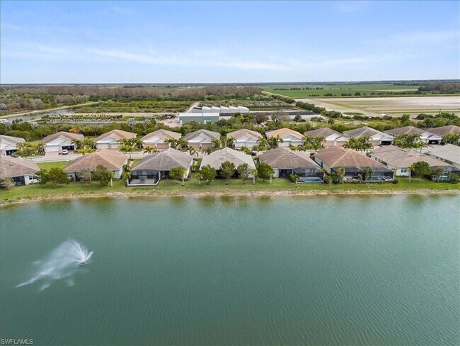 Building Photo - 14672 Edgewater Cir