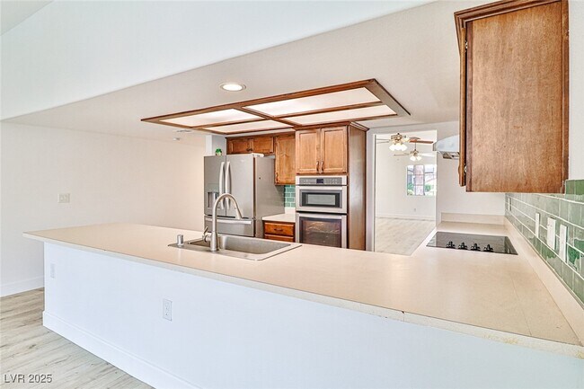 Building Photo - 4413 Live Oak Dr