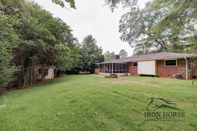 Building Photo - 160 Harold Dr