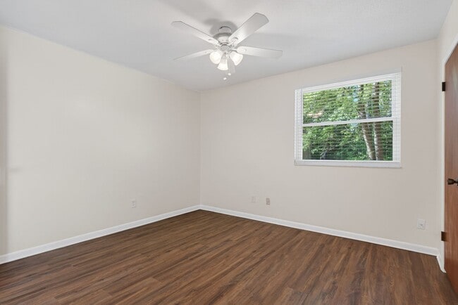 Building Photo - Adorable Single Family Home