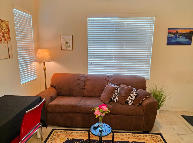 Building Photo - 2610 E Embry Ln