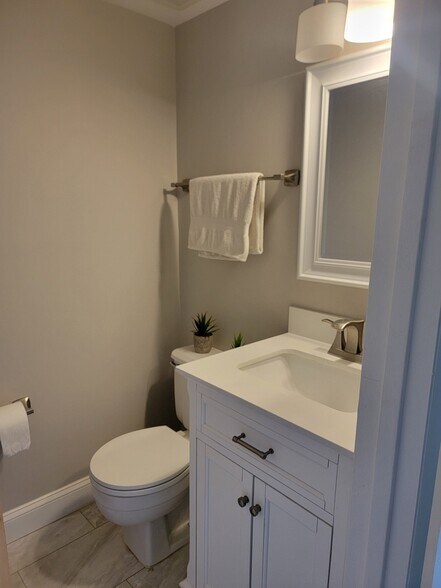 Building Photo - 5219 Quince Ct