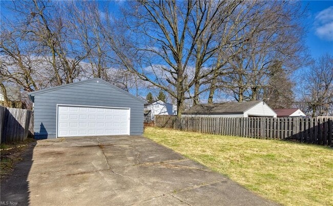 Building Photo - 1658 Thalia Ave