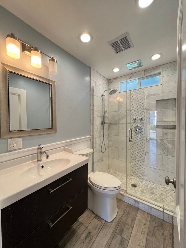 Building Photo - Downtown Benicia Remodeled Saltbox