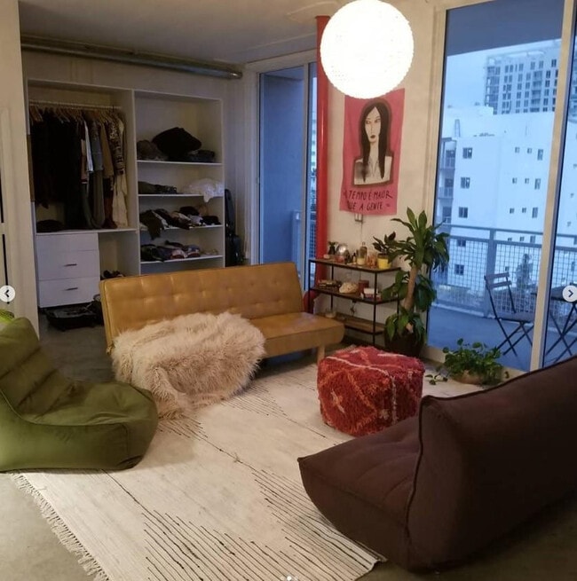 Building Photo - 444 N E St