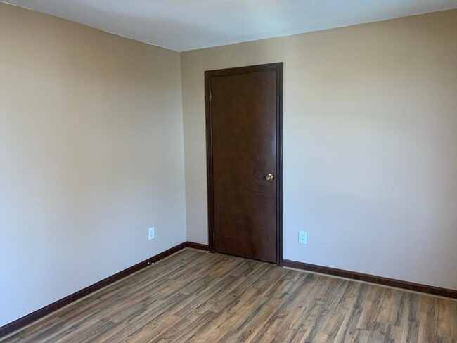 Building Photo - 355 Field St