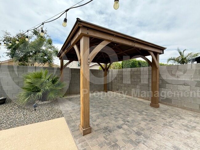 Building Photo - 15835 W Banff Ln