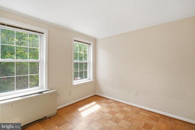 Building Photo - 3535 Chevy Chase Lake Dr