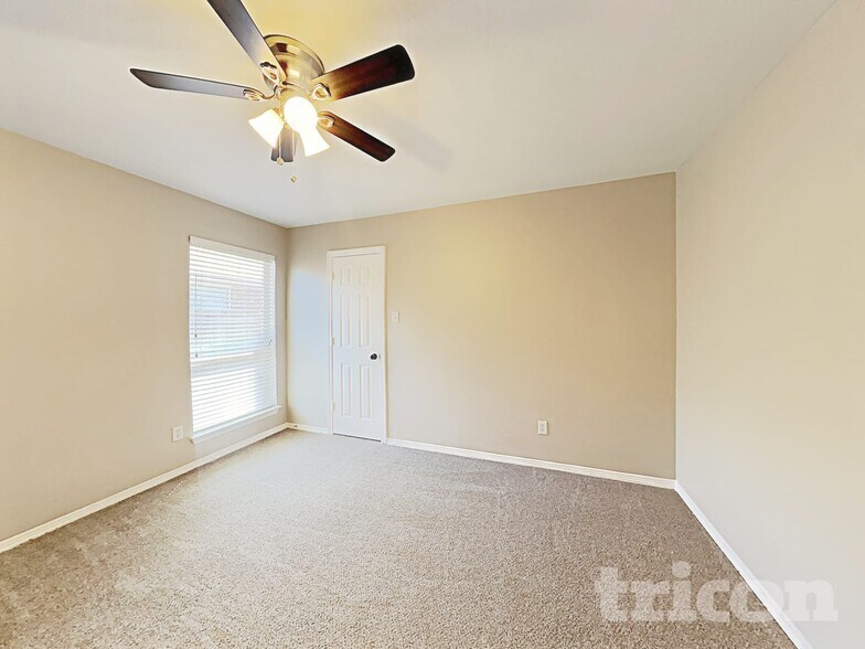 Building Photo - 5004 Saddlehorn Dr