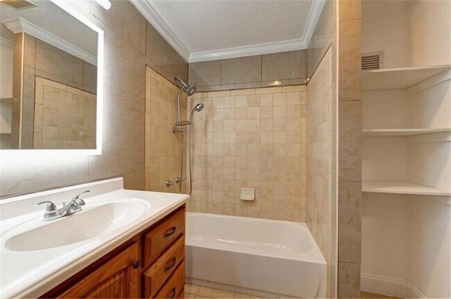 Building Photo - 5923 General Haig St