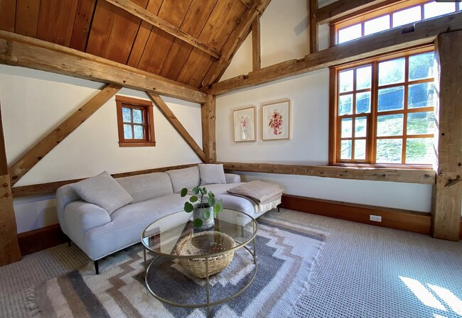 Building Photo - Orcas Landing Custom Built Luxury Home