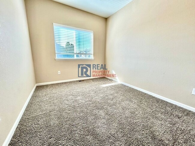 Building Photo - 14700 E 104th Ave