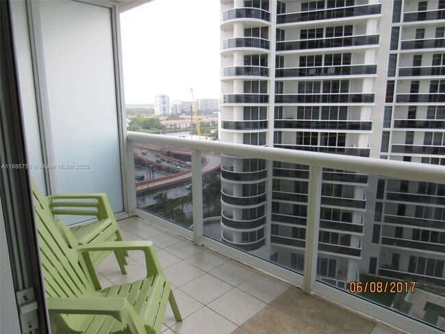 Building Photo - 1830 S Ocean Dr