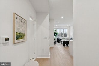 Building Photo - 30 W Allens Ln